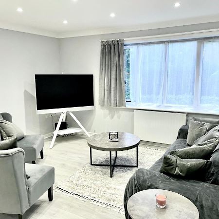 Lovely 1 Bed Apartment, 15Mins From Central Londra Exterior foto
