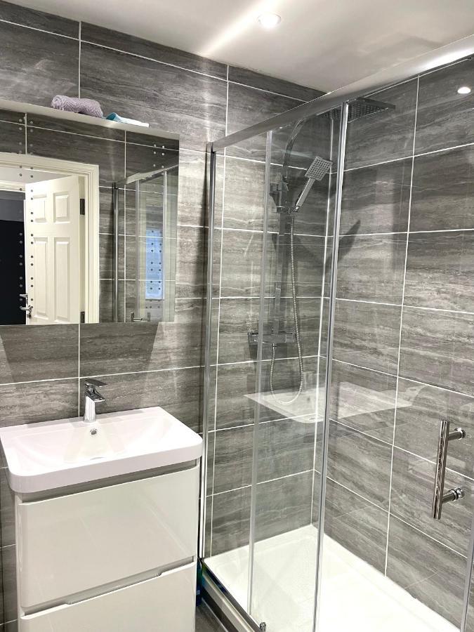 Lovely 1 Bed Apartment, 15Mins From Central Londra Exterior foto