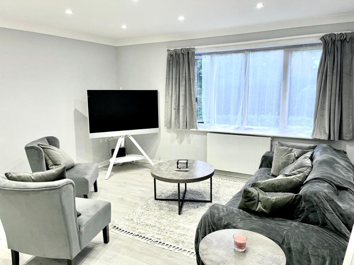 Lovely 1 Bed Apartment, 15Mins From Central Londra Exterior foto